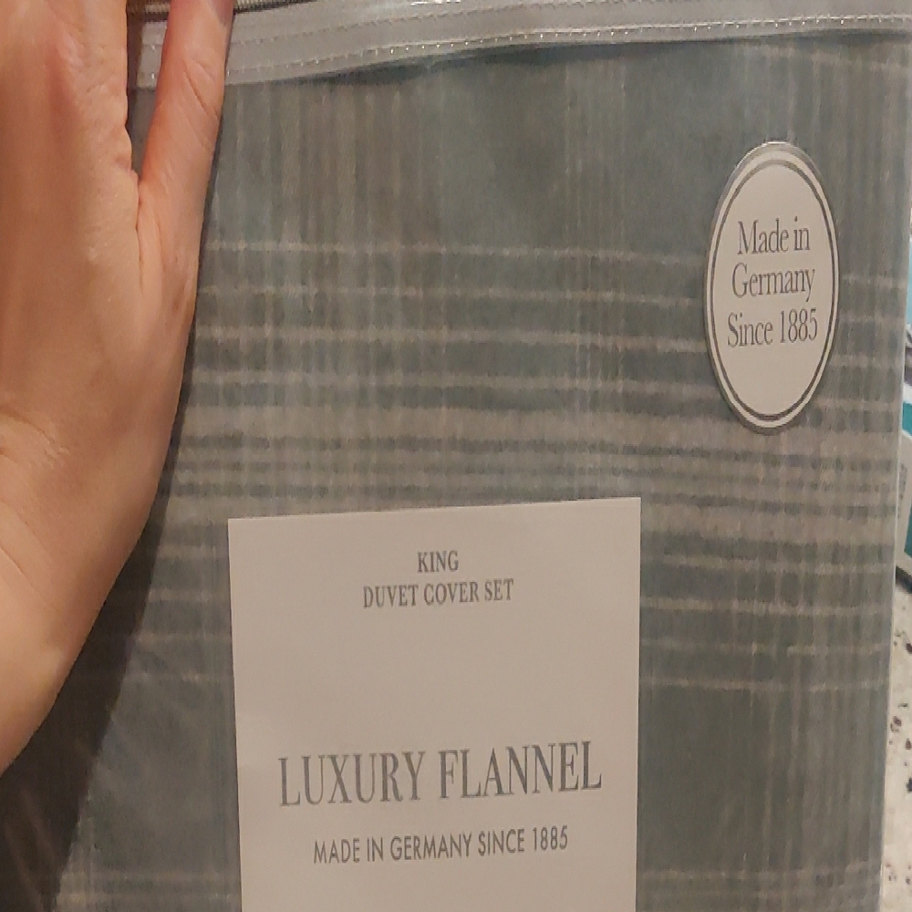 NEW Dormisette Luxury German Plaid Flannel King Duvet & Shams Set - 100% Cotton